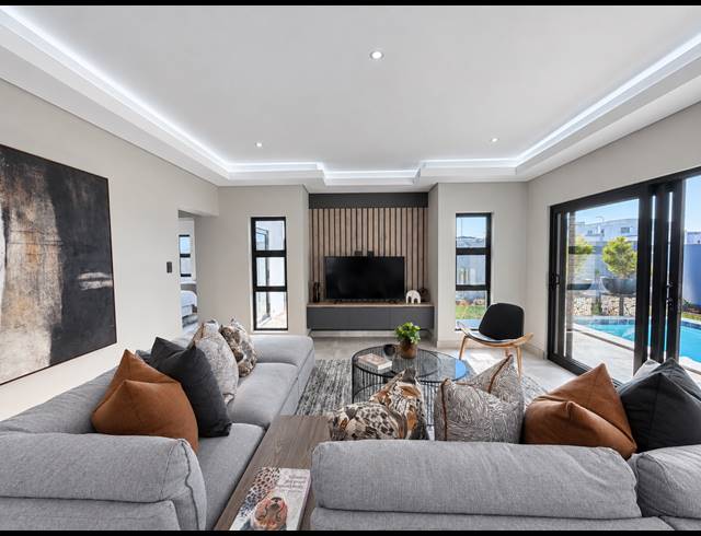 4 BEDROOM FREEHOLD FOR SALE IN FOUNTAINBROOK ESTATE